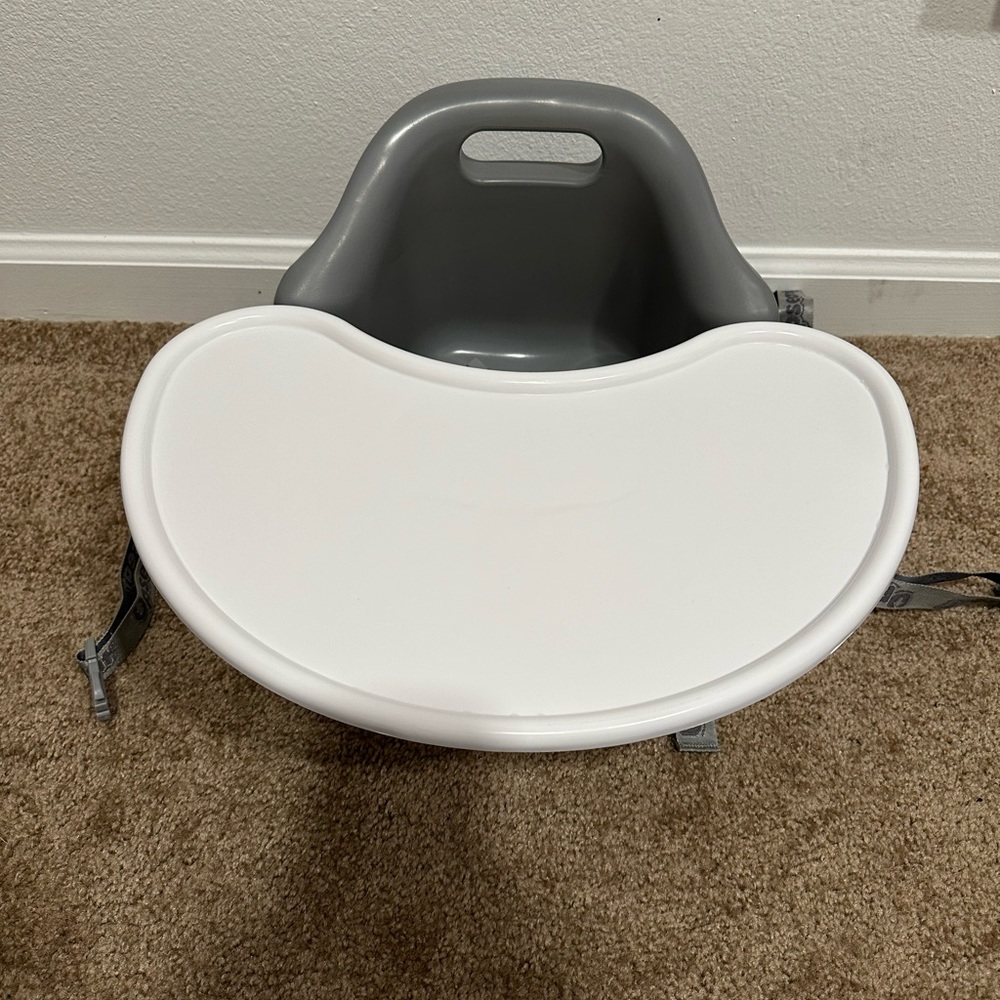 Baby Upseat floor seat booster chair